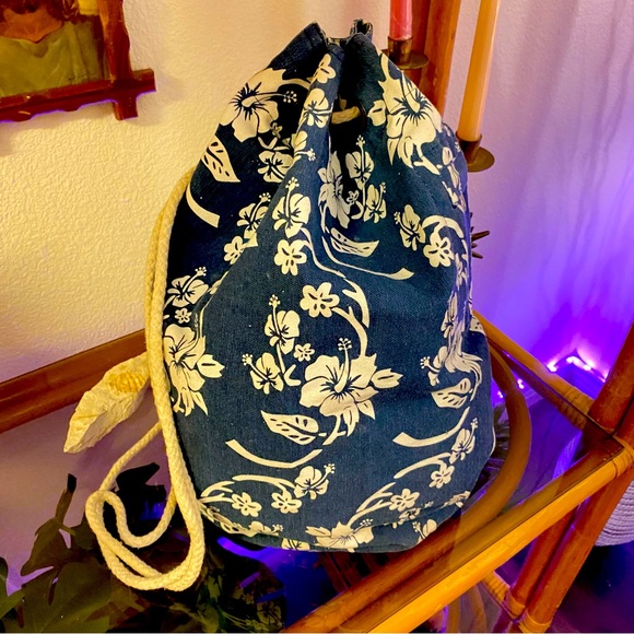 90s Y2K Hawaiian Canvas Duffle Bag Backpack Lizzy McGuire Bucket Hat Style - Picture 1 of 7
